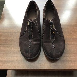 Natural Soul leather loafers size 6